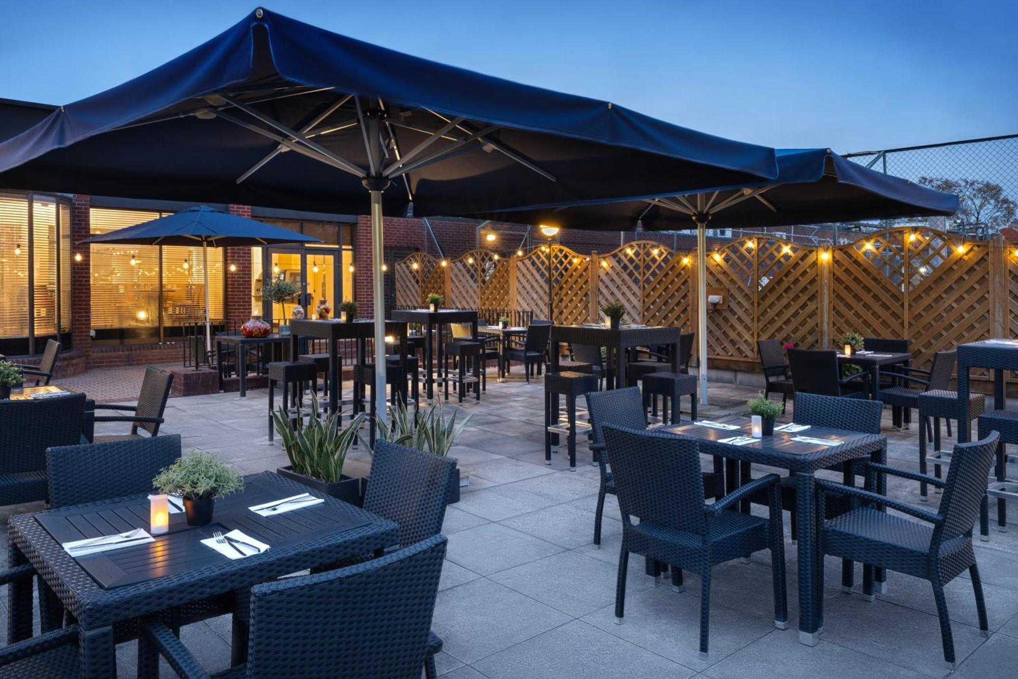 Delta Hotels By Marriott Heathrow Windsor Exterior photo